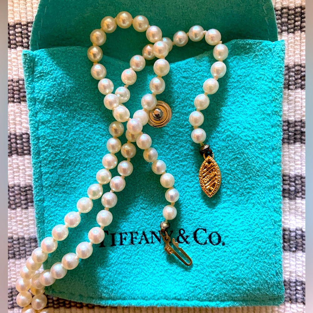 Fine jewelry pearl necklace